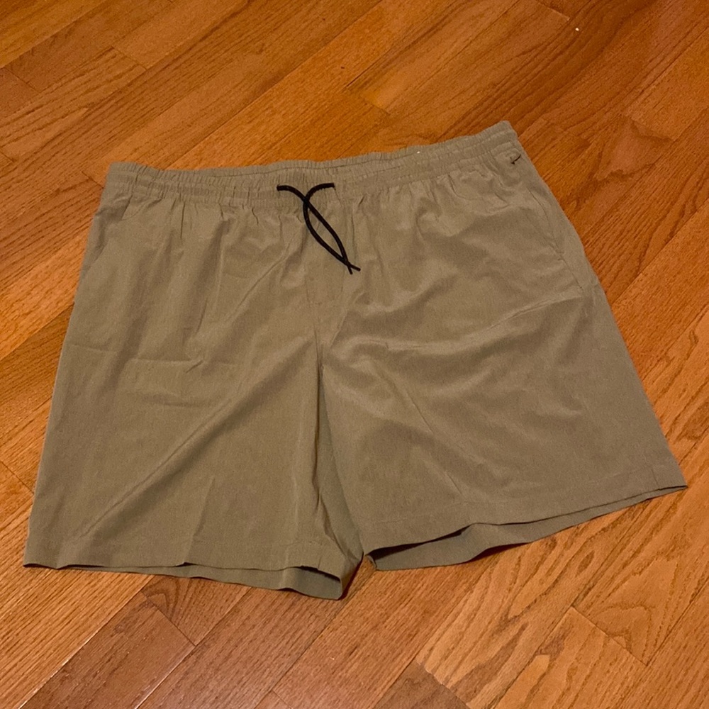Old Navy Active Stretchtech Shorts - image 1